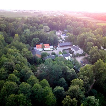 Bledowskie Rosy Hotell Blodow Exteriör bild